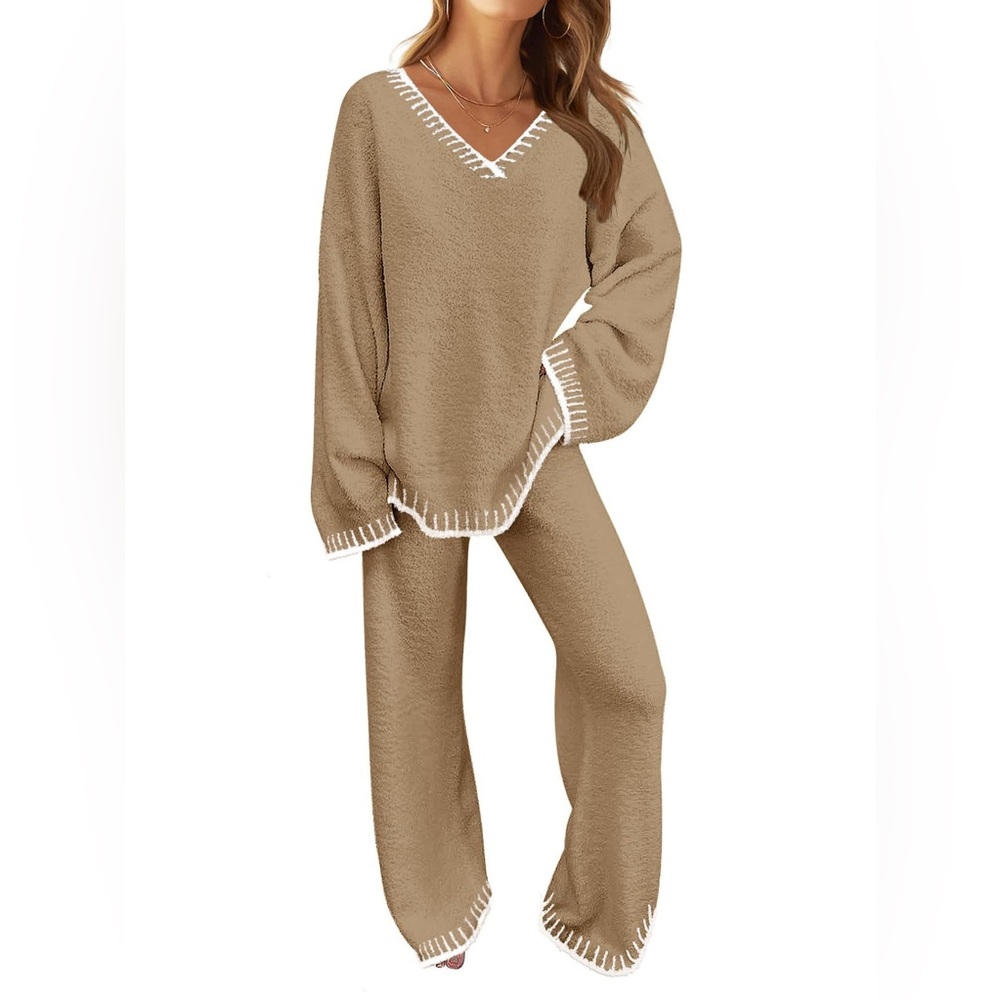 NWOT Merokeety 2-Piece Fuzzy Fleece Pajama Set